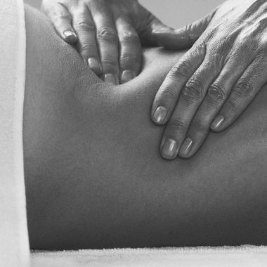 Slakandi kísilleirmeðferð, 50 mín slökunarnudd og aðgangur að spa og heilsurækt hjá Hreyfingu