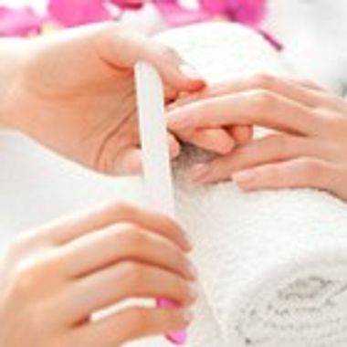 Létt handsnyrting með lökkun