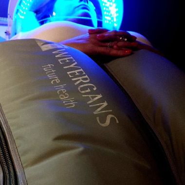 Sogæðastígvél ásamt súrefnishjálmi