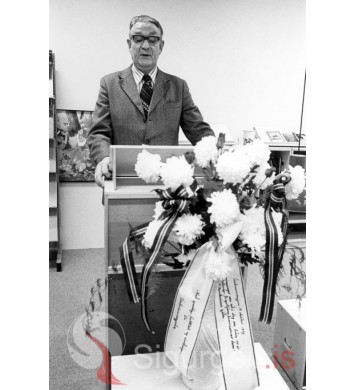 Á Bókasafni Vestmannaeyja.