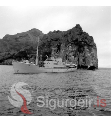 Við Eyjar.
