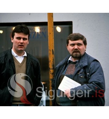 Jói lögga og Einar læknir.