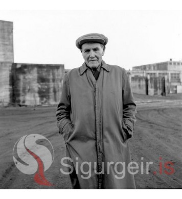 Ólafur olíuafgreiðslumaður.