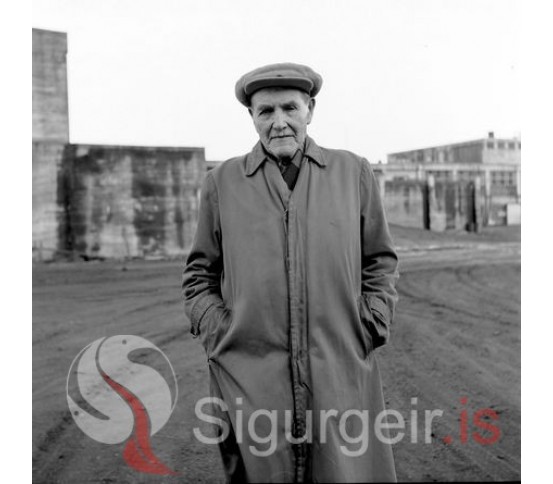 Ólafur olíuafgreiðslumaður.