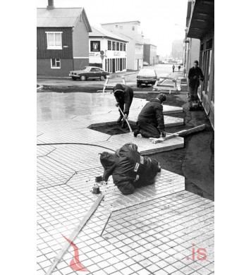 Vinna við Bárustíginn.