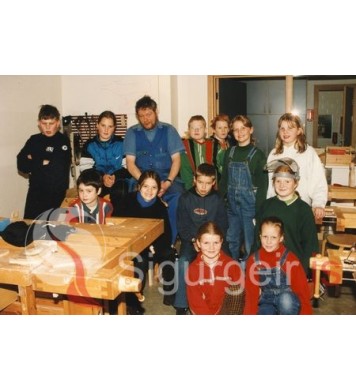 Valgeir Jónasar ásamt nemendum.