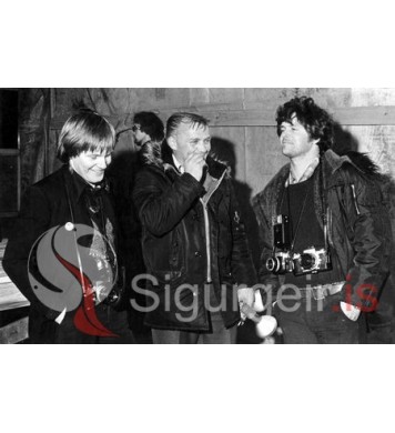 Ljósmyndarar á vettvangi.