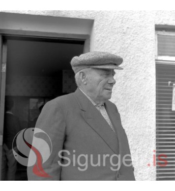 Matthías á Litluhólum.