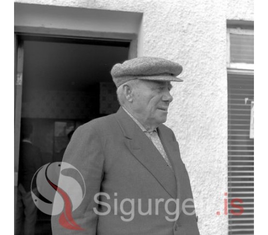 Matthías á Litluhólum.