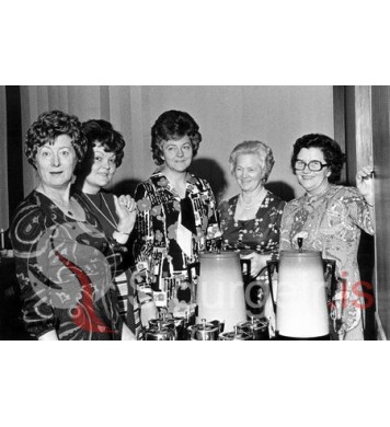 Eldriborgarakaffi í Samkomuhúsinu.