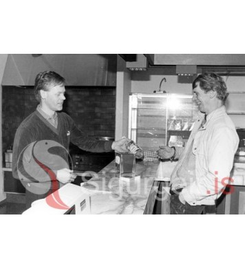 Keli í Skýlinu og Maggi múrari.