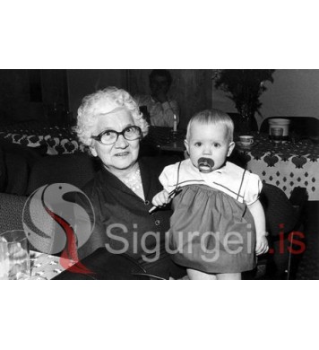 Jóka í Presthúsum og Bryndís Jóhannesdóttir.