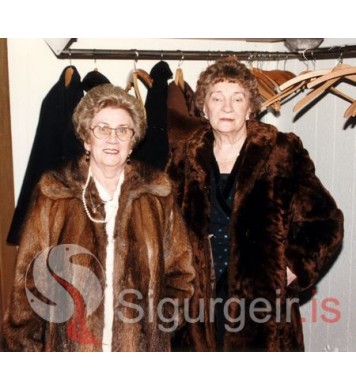 Mæja á Burstafelli og Ásta Bjartmars.