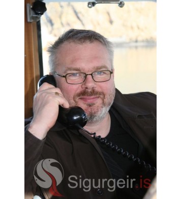 Bergur bæjarstjóri.