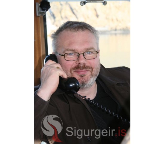 Bergur bæjarstjóri.