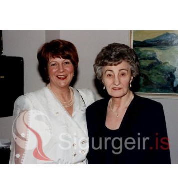 Gunna og Klara á Látrum.