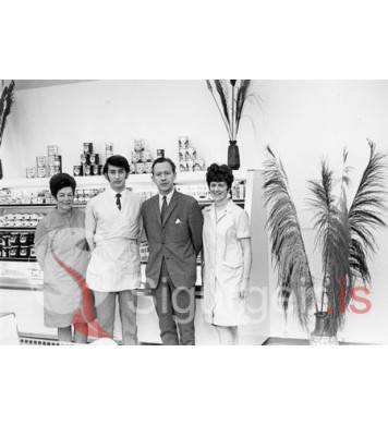 Starfsfólk Kaupfélagsins við Heimagötu.