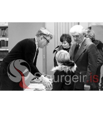 Á Bókasafni Vestmannaeyja.