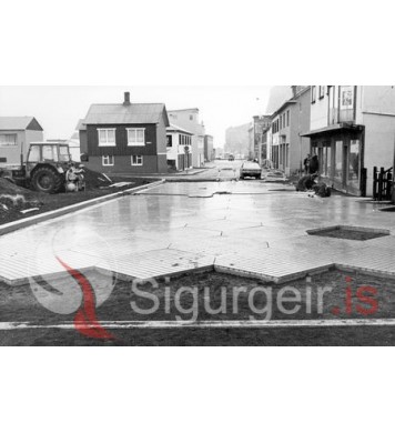 Vinna við Bárustíginn.