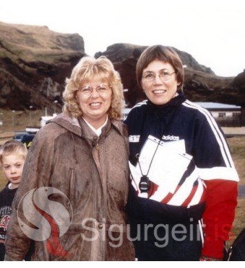 Halldóra skólastjóri og Erna Jóhannesdóttir.