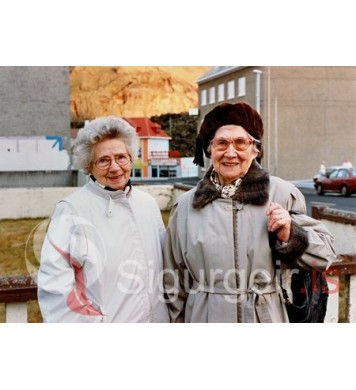 Alla í Vegg og Ragnheiður á Þrúðvangi.