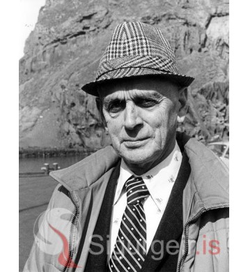 Jón í Holti.