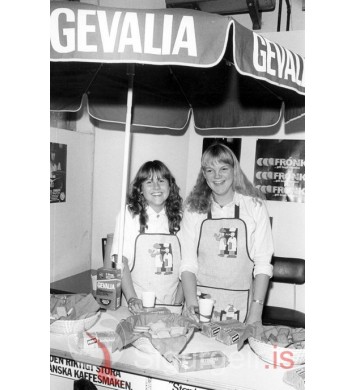 Jóhanna María og Betsý.