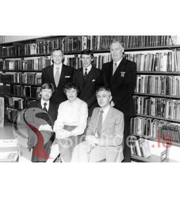 Stjórn Rauða krossins í Eyjum.