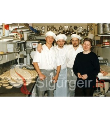 Hjá Arnóri bakara.