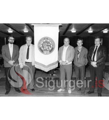 Útgerðarmenn gefa nætursjónauka.