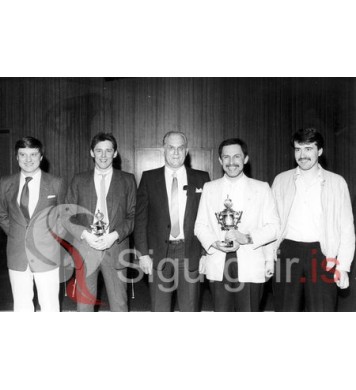 Valli Snæ. ásamt sonum.