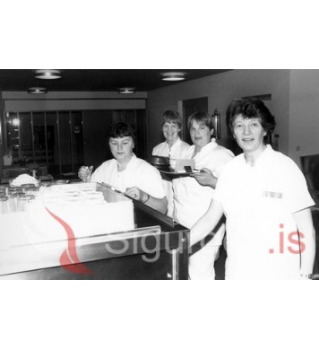 Stelpurnar á sjúkrahúsinu.