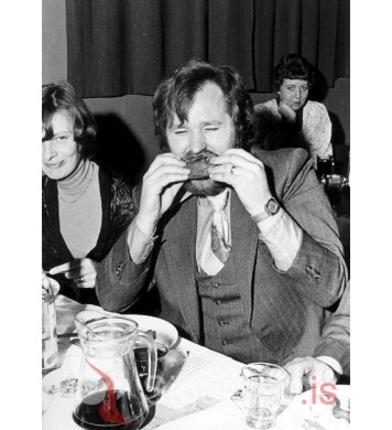 Hann bragðast vel lundinn.