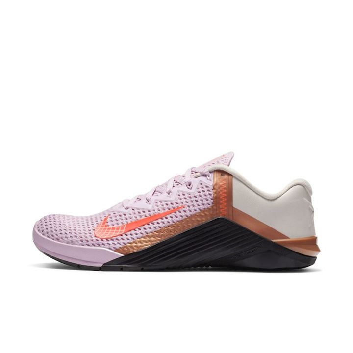 nike pink metcon