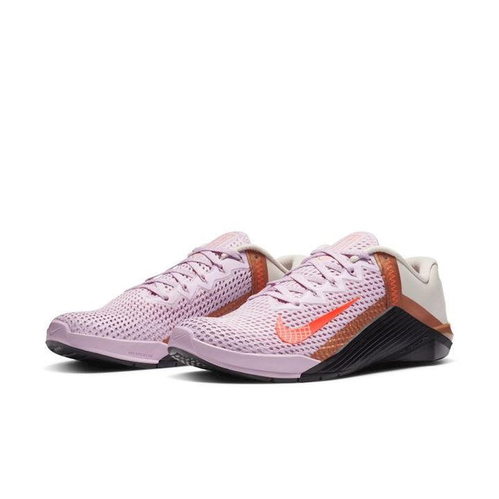 nike pink metcon